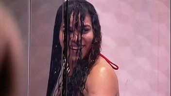 BBB19 Elana deliciosa participante gostosa do rabão empinado sendo filmada pelos tarados do programa