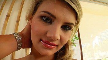 Videos de gozada facial na loirinha puta que mamou as bolas do sacana é pediu porra na cara